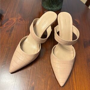 GUC Size 9M Ann Taylor Women's Tan Croc-Embossed Slingback Pumps